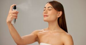 10 nejlepších fixačních sprejů na make-up (setting spray) – recenze a použití